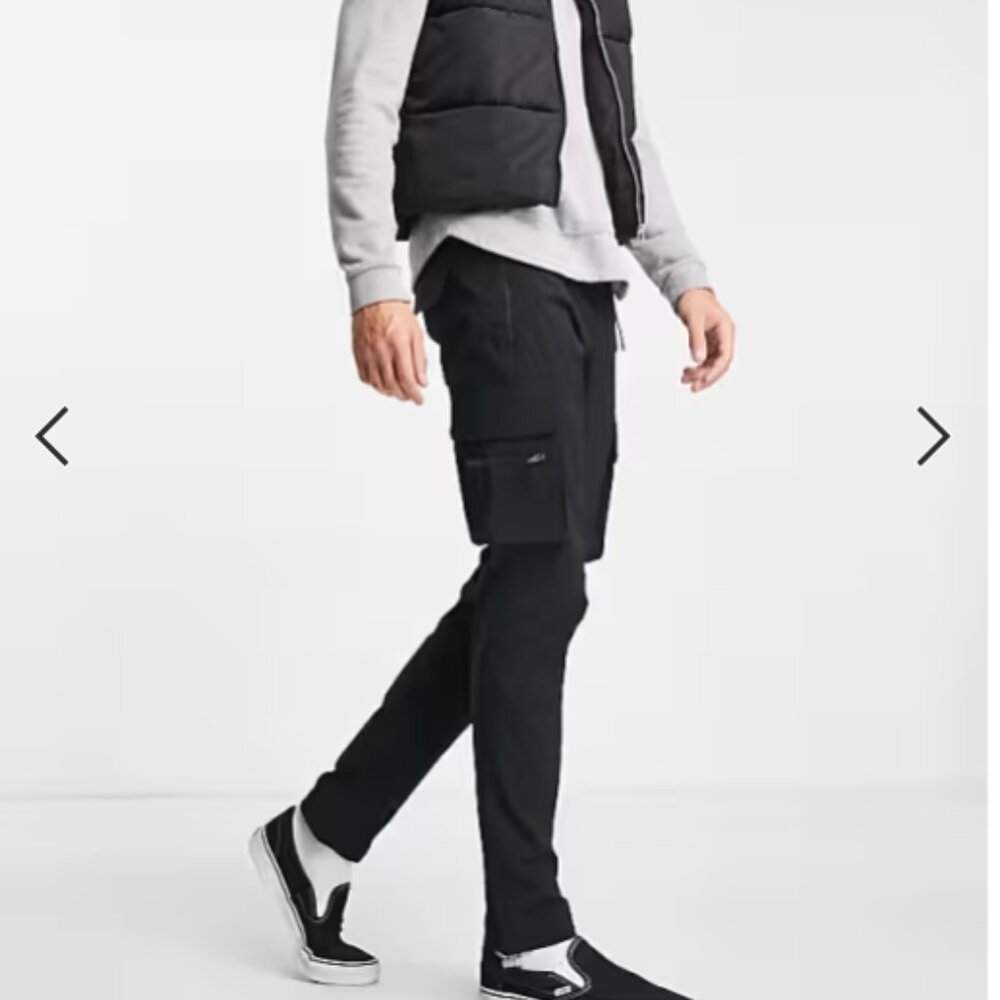 ADPT Technical Cargo Pants / Black / L